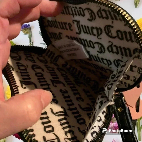 NWT Juicy Couture Ladies Wristlet with a handle - Picture 5 of 5